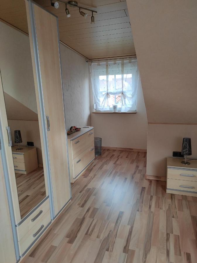 Privatzimmer Guhl Мунстер-ім-Гайдекрайс Екстер'єр фото